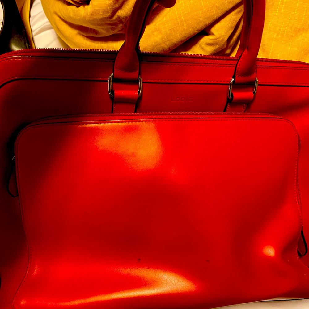 Lodis bag beautiful red!